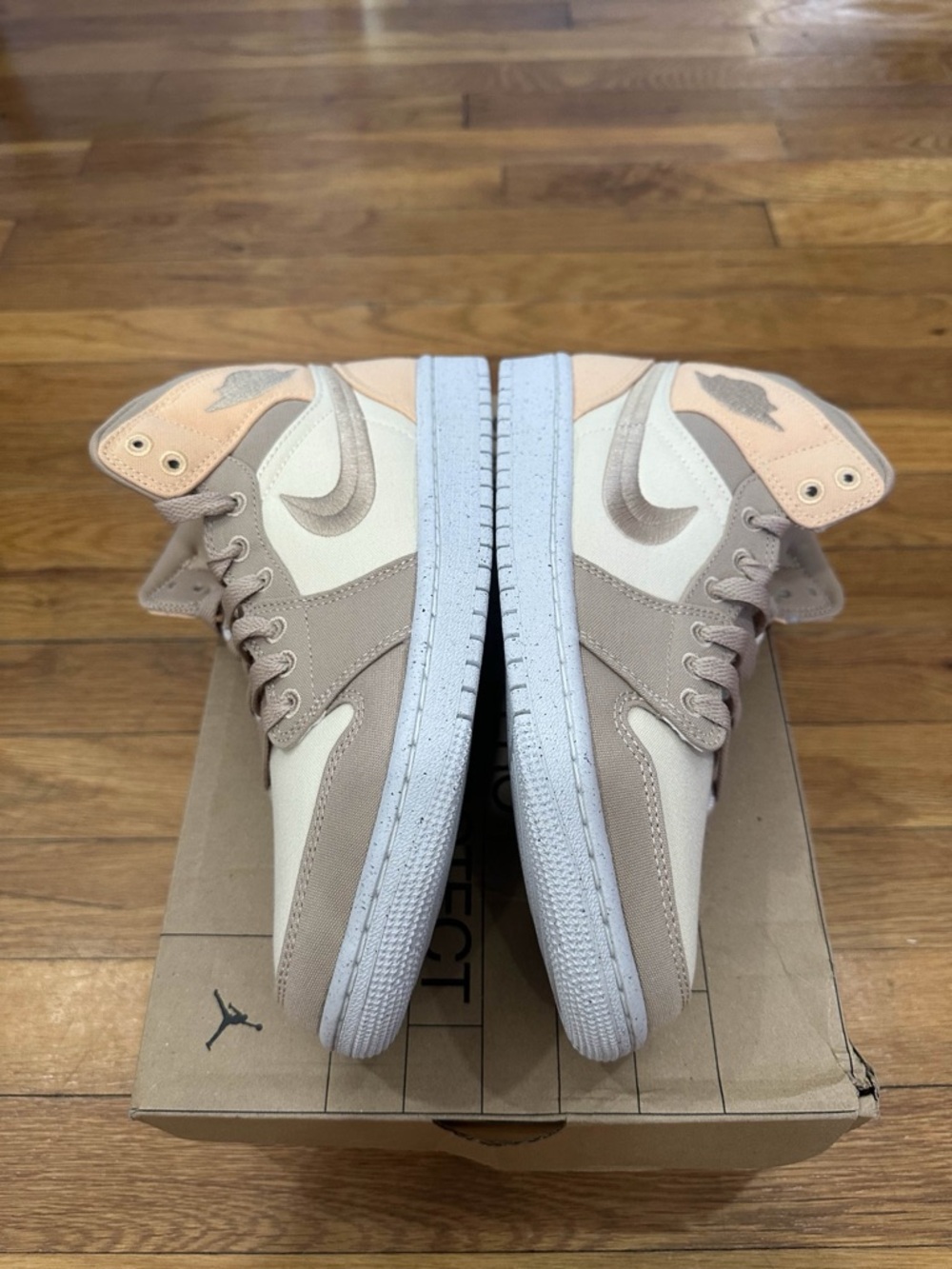 *New* Jordan 1 Mid Women Brown (DV0427-102) Size 8.5W *Damaged Original Box* - Picture 5 of 11